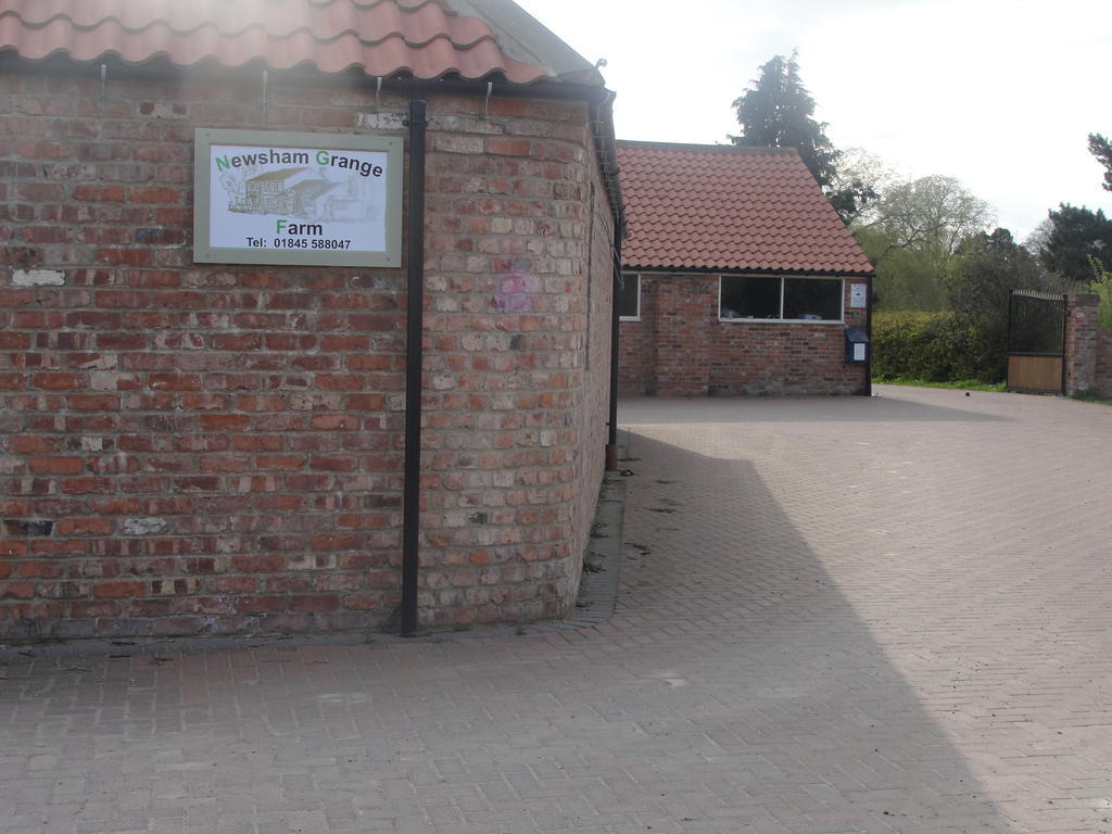 Newsham Grange Farm Bed & Breakfast Thirsk Exterior photo