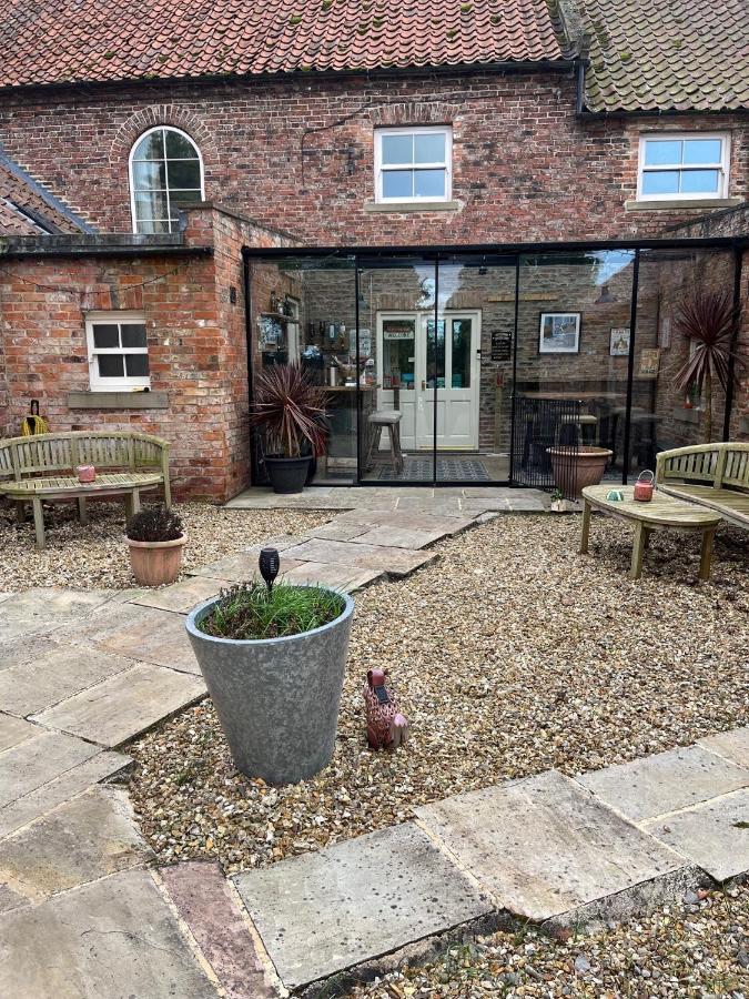 Newsham Grange Farm Bed & Breakfast Thirsk Exterior photo